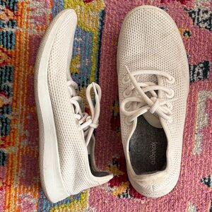 Allbirds Women’s Tree Runners size 10 white